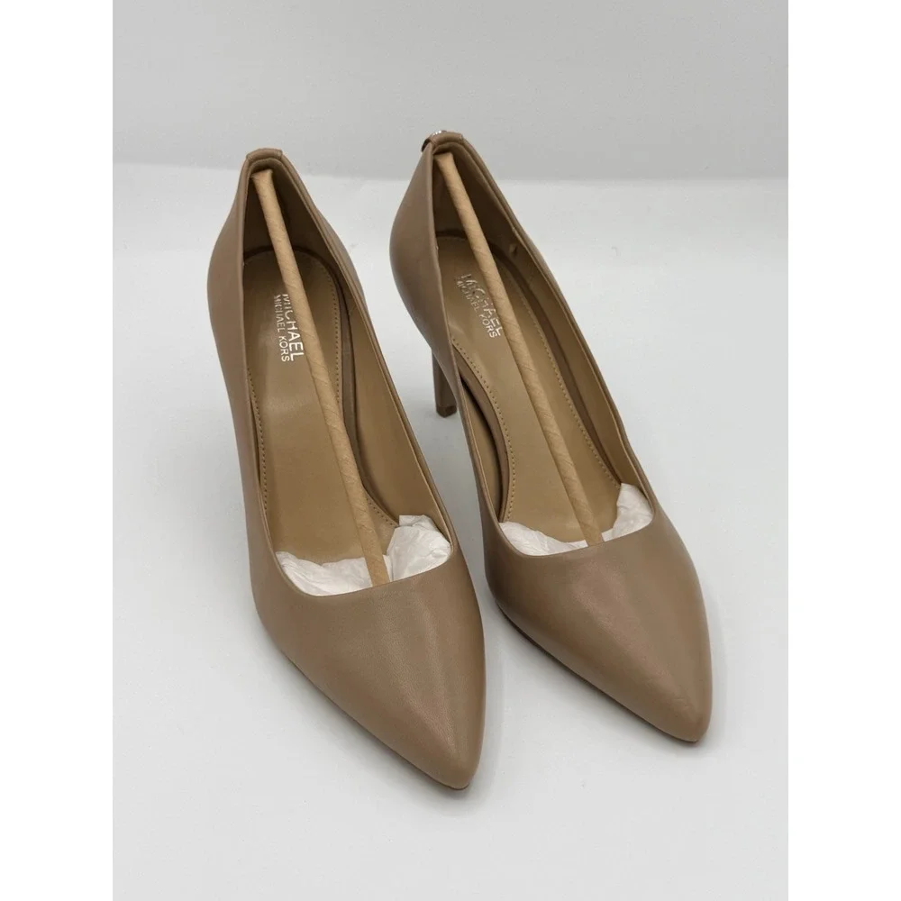 michael kors dorothy flex pump Women's 7 Tan NWB